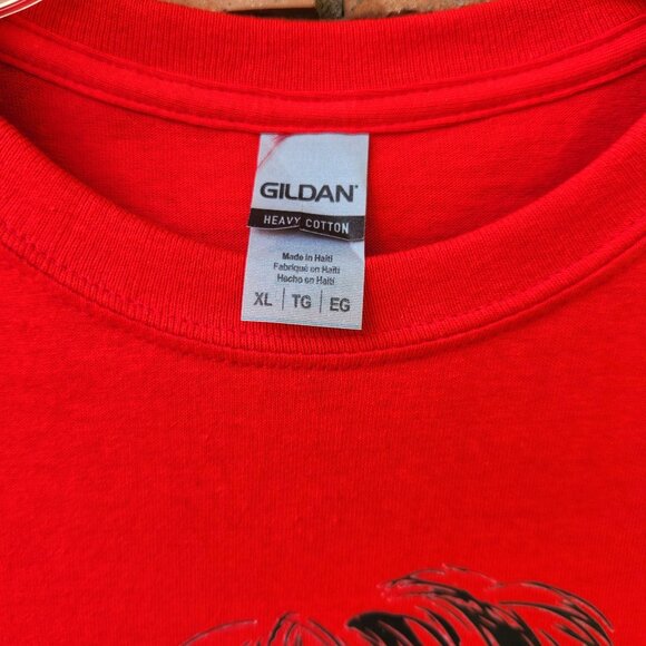 Softball Mom Red Graphic Tee XL Gildan Heavy Cotton Funny Baseball Fan Shirt - Picture 2 of 3